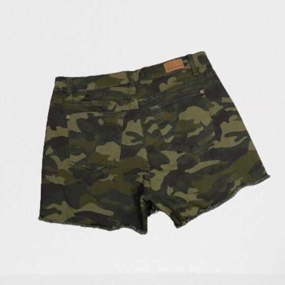 Judy Blue NEW Women's High Rise Camo Denim Jean Stretch Shorts Size L - Picture 5 of 11